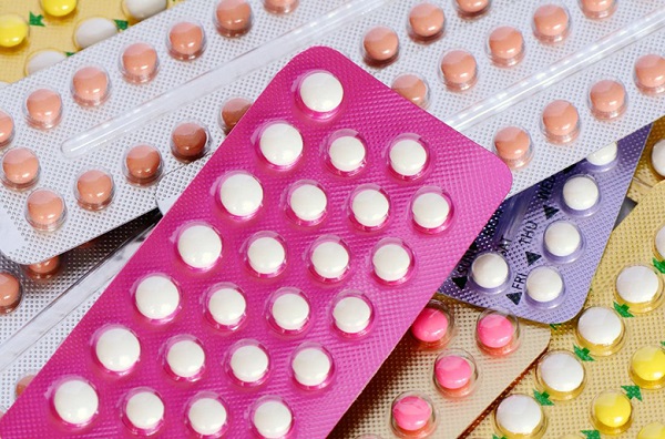 mới uống thuốc tránh thai quan hệ có sao không